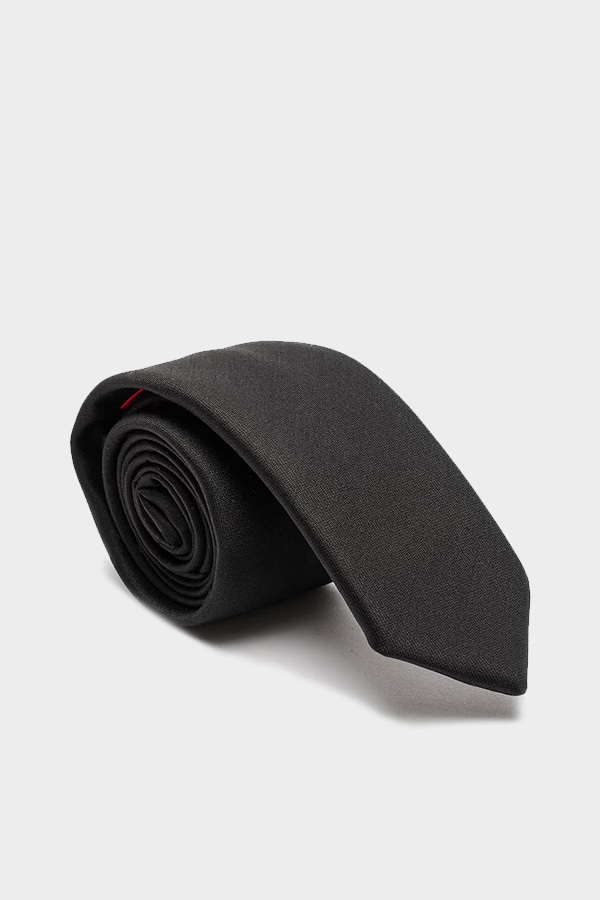 HUGO TIE - 001 BLACK